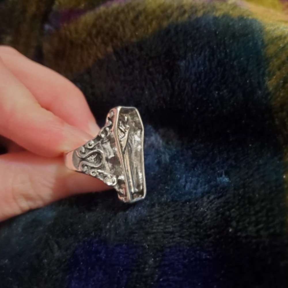 Vampire Coffin Silver Ring - Adjustable - Picture 15 of 16